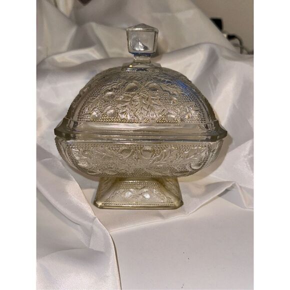 Vintage Depression glass dish lid Westmoreland needs help - Picture 3 of 13